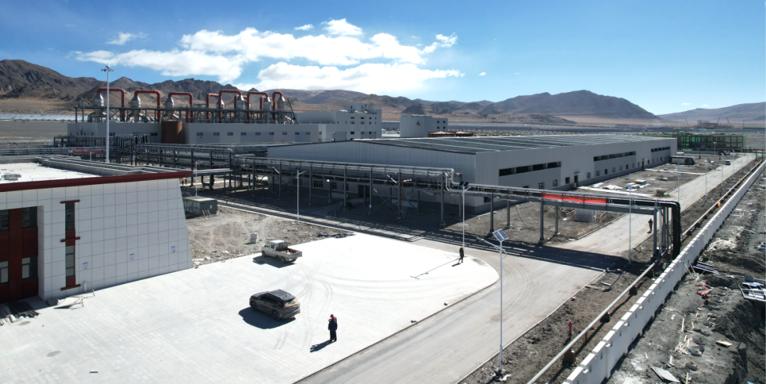 倍頭條 | 扎布耶鹽湖萬噸電池級碳酸鋰項(xiàng)目順利進(jìn)水，進(jìn)入試生產(chǎn)！