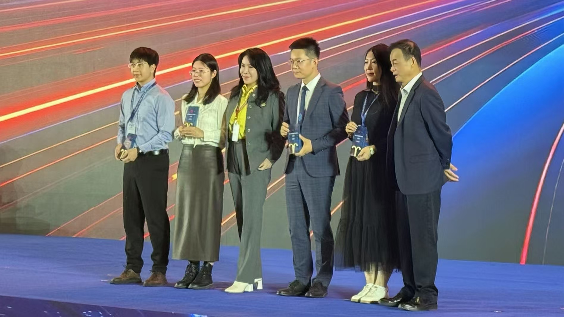 倍頭條 | 倍杰特董事長權(quán)秋紅受邀出席2024證券時(shí)報(bào)·新財(cái)富雜志分析師年會(huì)頒獎(jiǎng)禮 